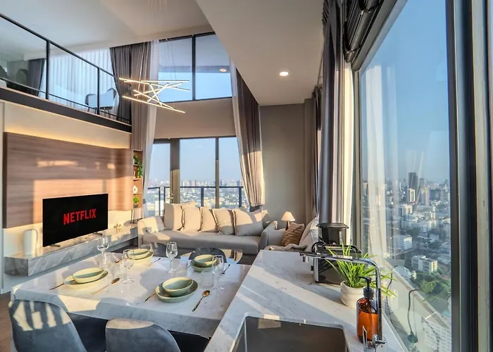 公寓 6 Stars Panoramic Bright Designer 2bd Skyline 曼谷